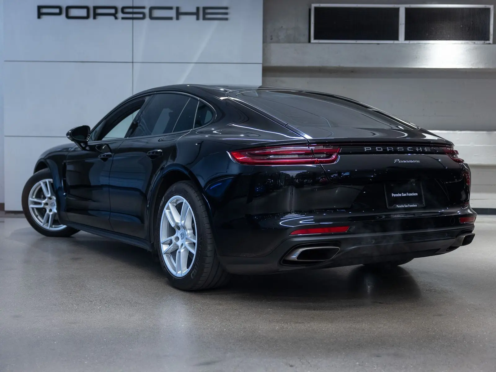 2020 Porsche Panamera 4 photo 3