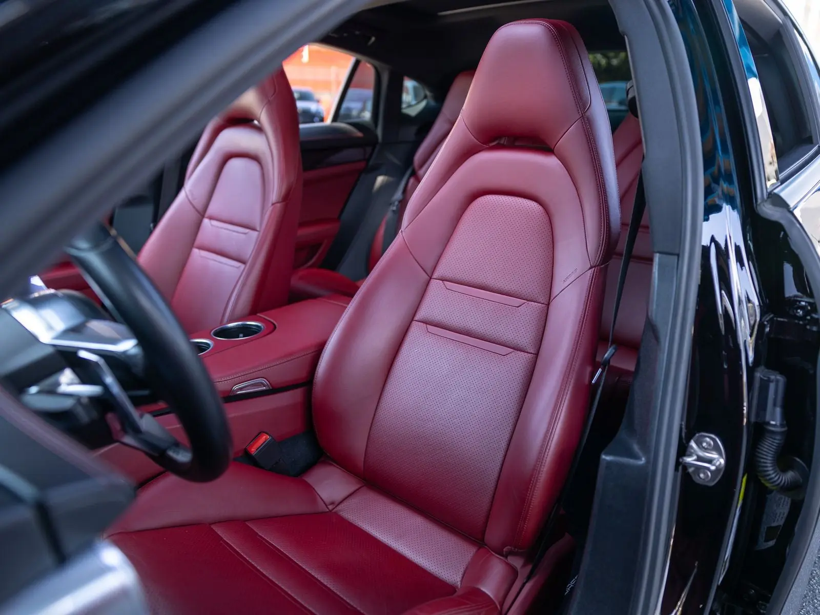 2020 Porsche Panamera 4 photo 5