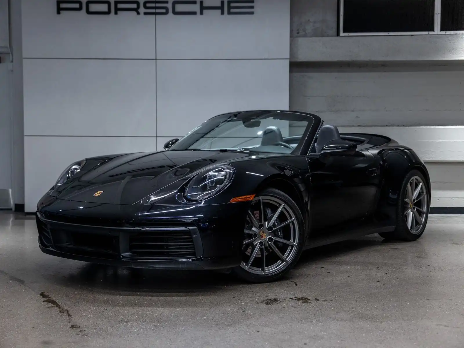 2020 Porsche 911 Carrera 4 Cabriolet's photo
