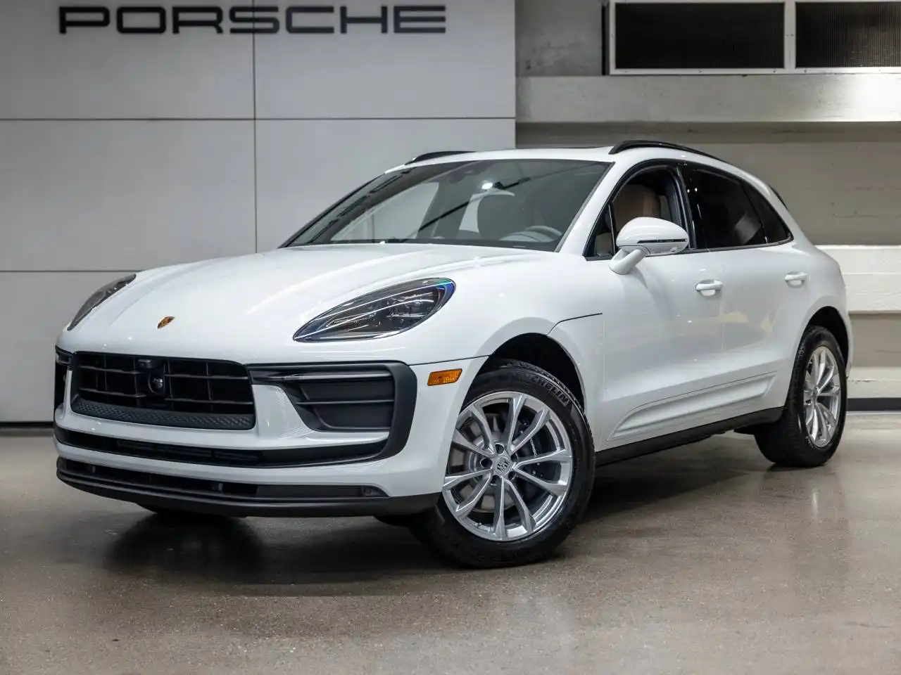 2026 Porsche Macan Base's photo