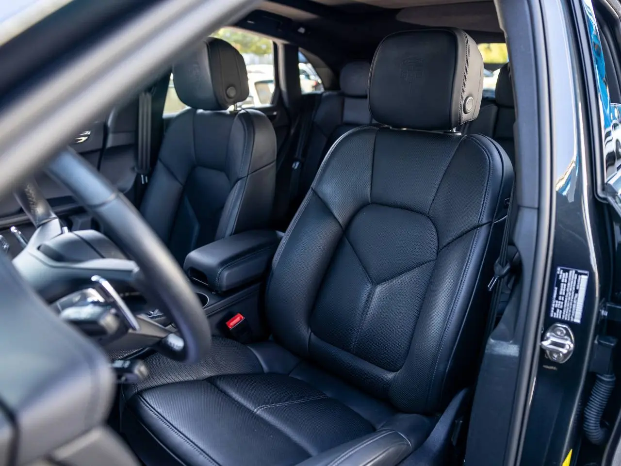 2025 Porsche Macan Base photo 5