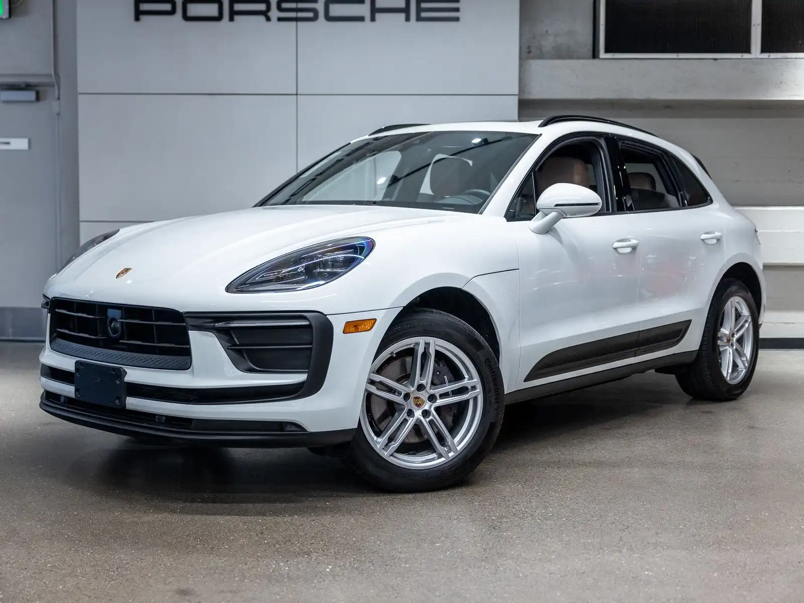 2024 Porsche Macan Base's photo
