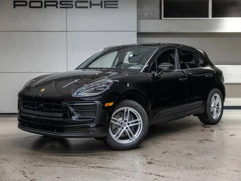 2026 Porsche Macan Base's photo