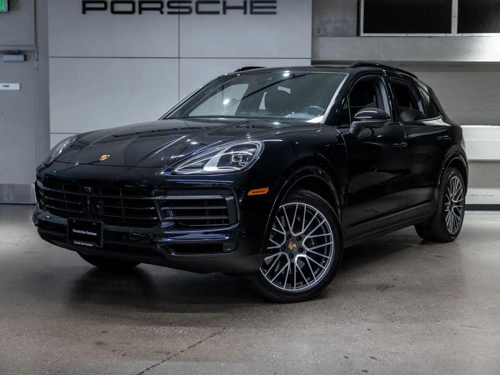 2023 Porsche Cayenne Platinum Edition's photo