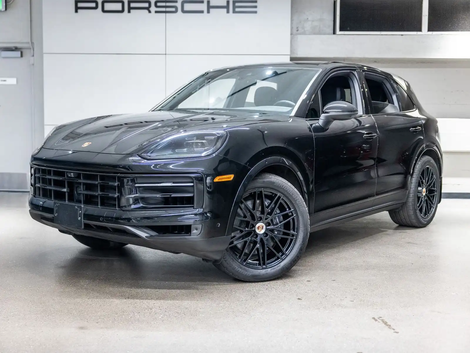 2025 Porsche Cayenne Base's photo