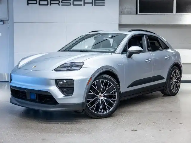 2025 Porsche Macan Macan Electric's photo