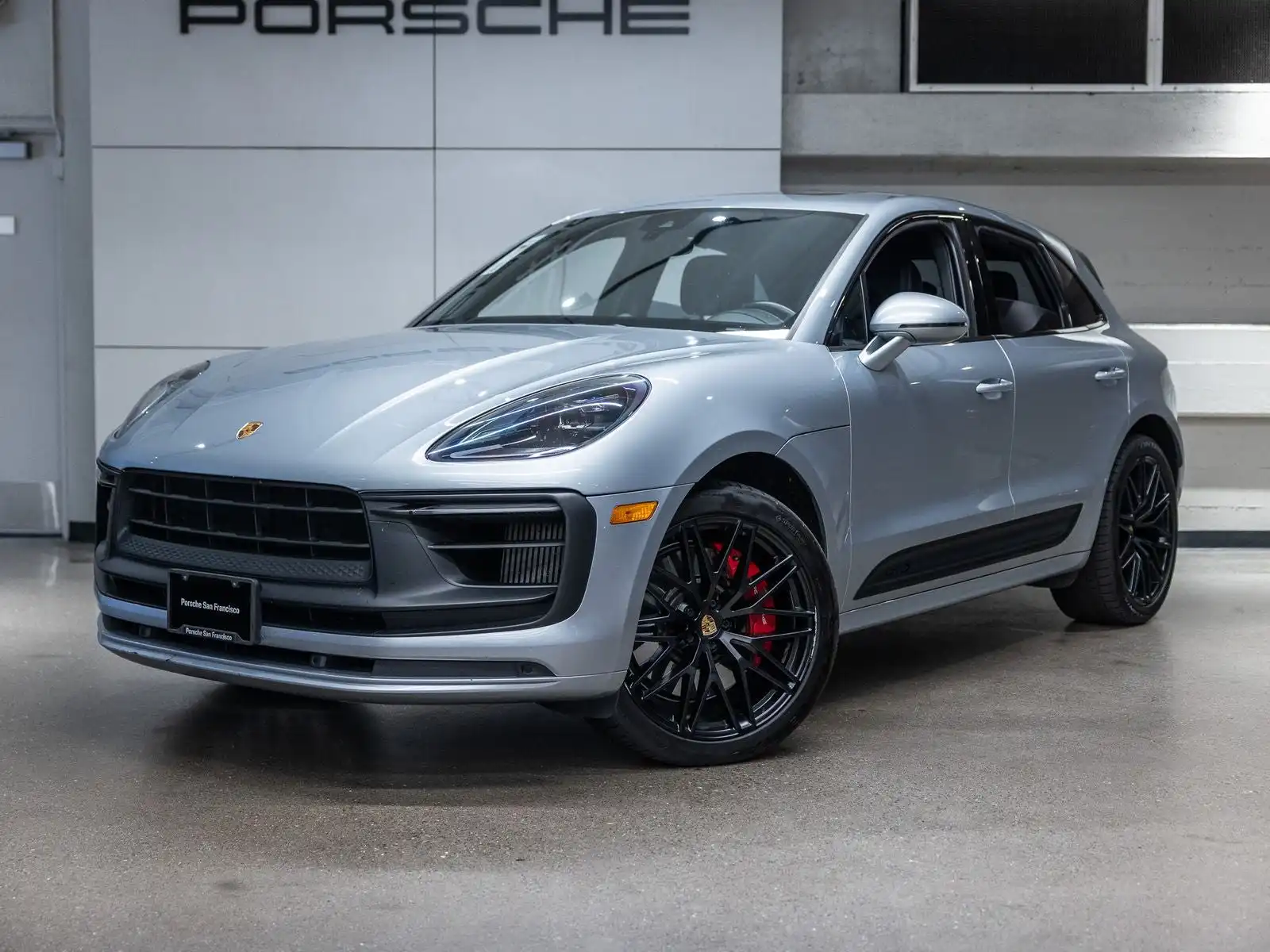 2022 Porsche Macan GTS's photo