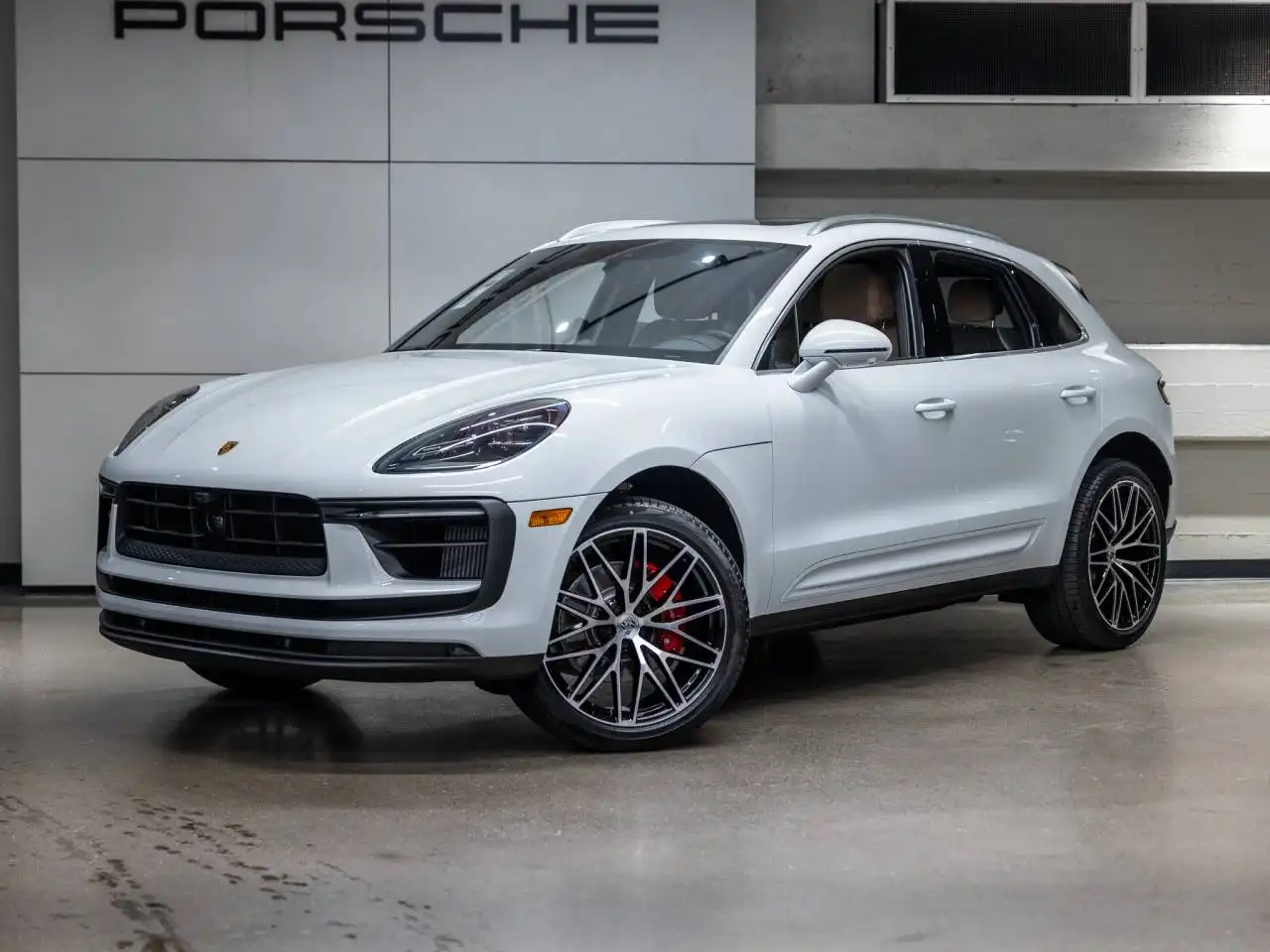 2026 Porsche Macan S's photo