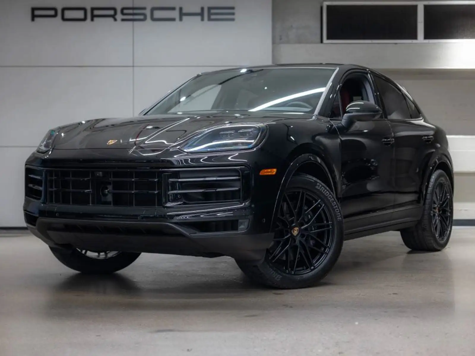 2026 Porsche Cayenne Base photo 1
