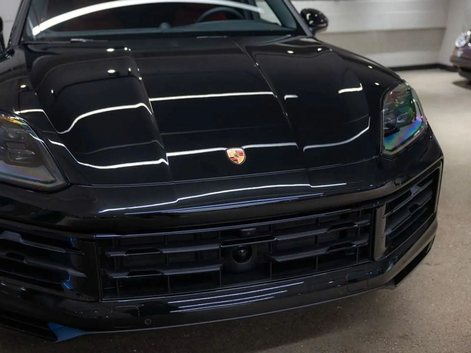 2026 Porsche Cayenne Base photo 4