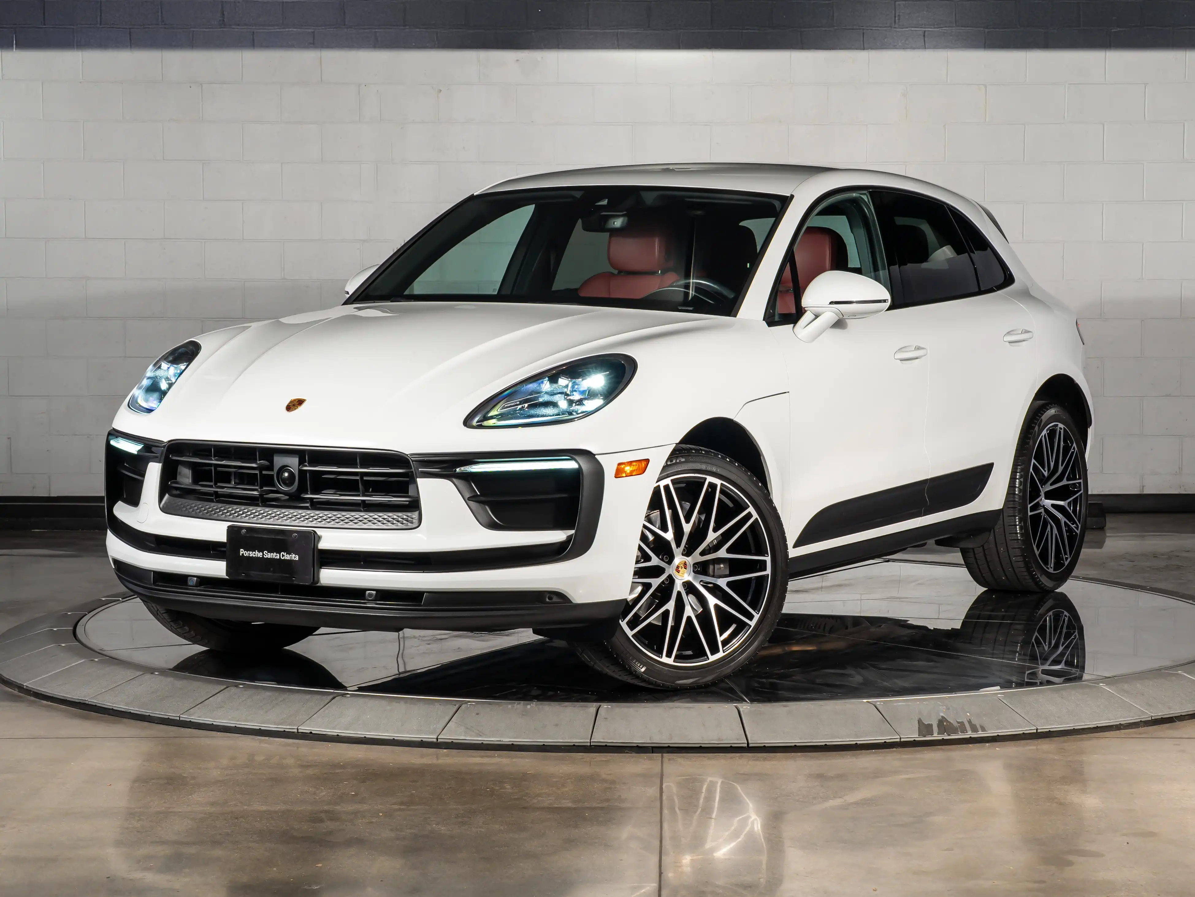 2023 Porsche Macan T's photo