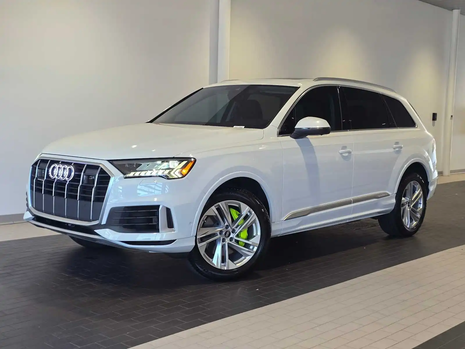2023 Audi Q7 55 Prestige quattro Tiptronic's photo