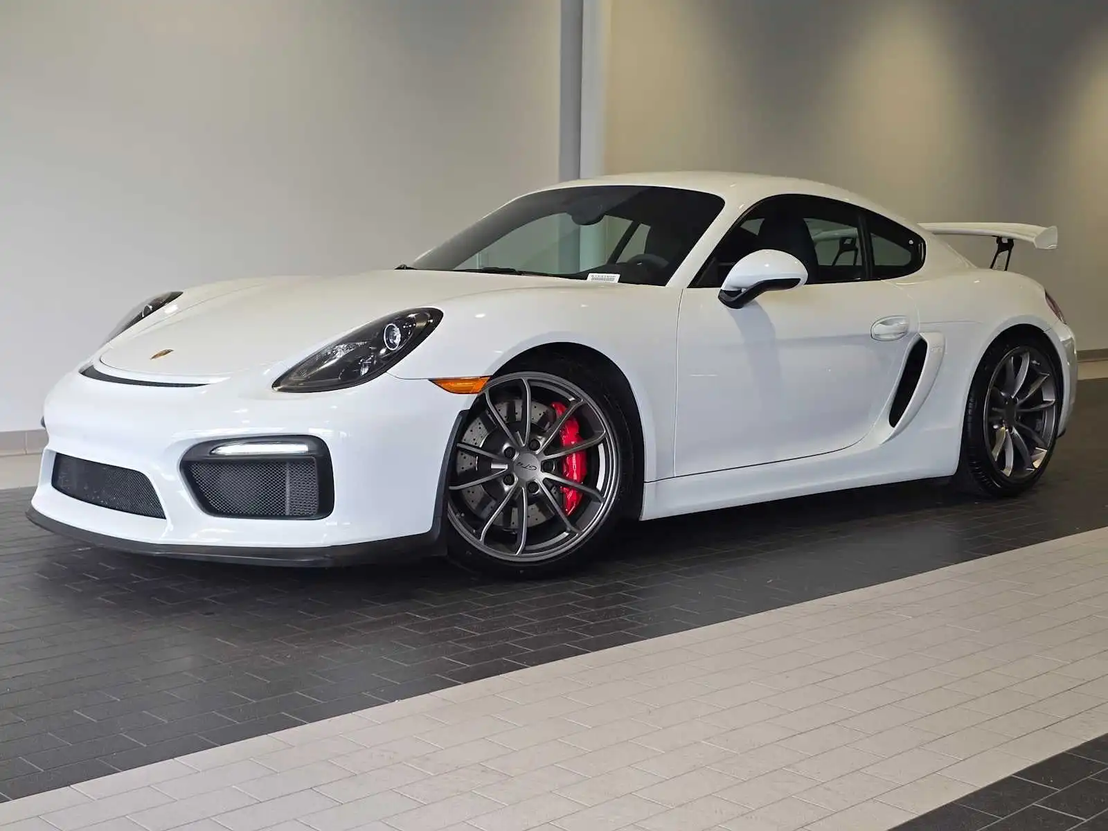 2016 Porsche Cayman GT4's photo