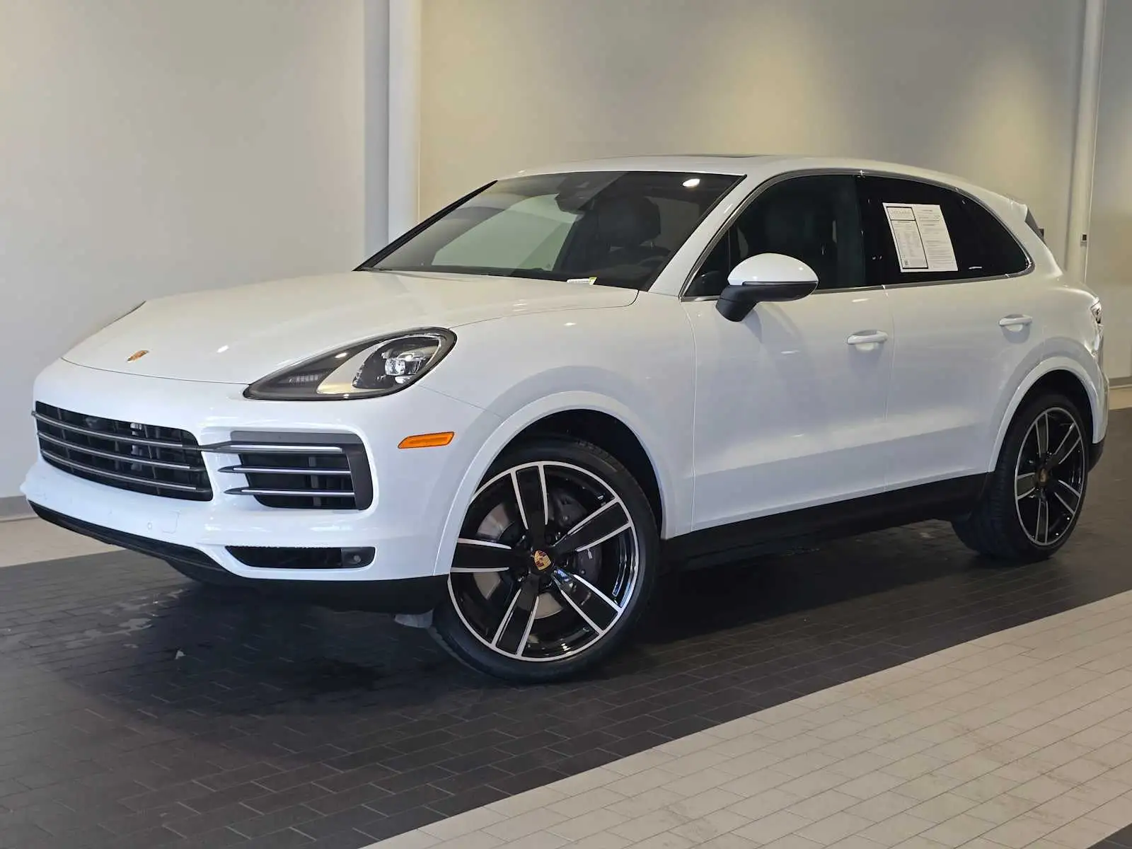 2023 Porsche Cayenne Platinum Edition's photo