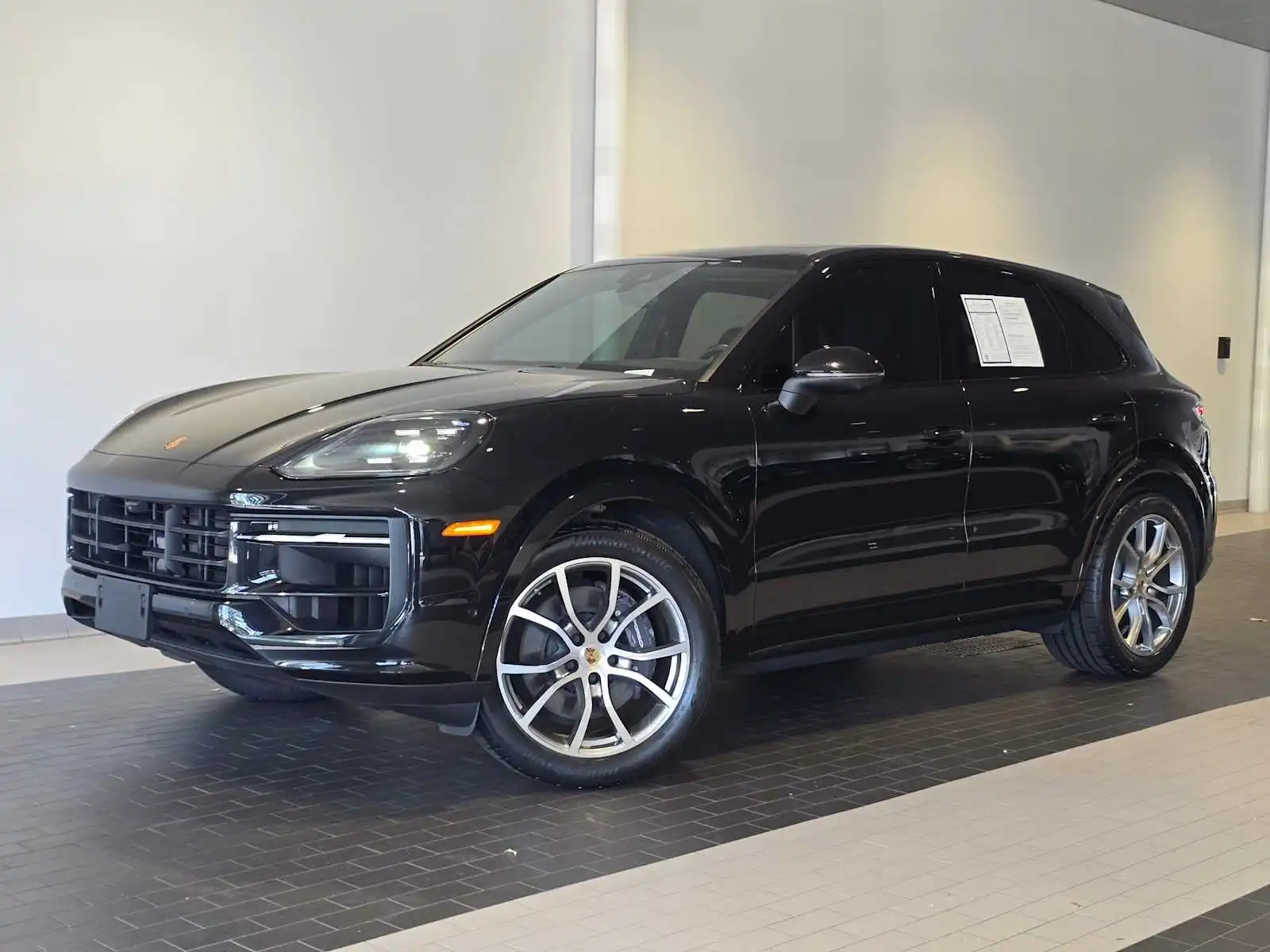 2024 Porsche Cayenne Base's photo
