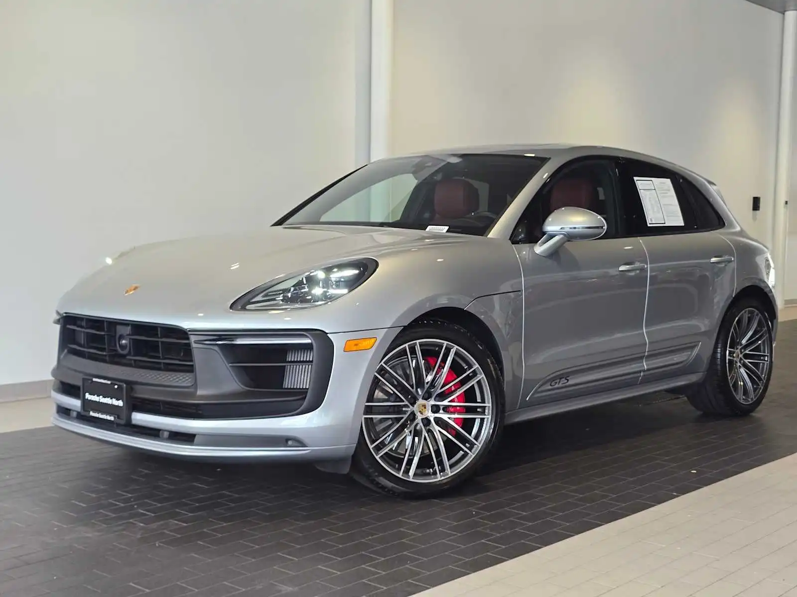 2023 Porsche Macan GTS's photo