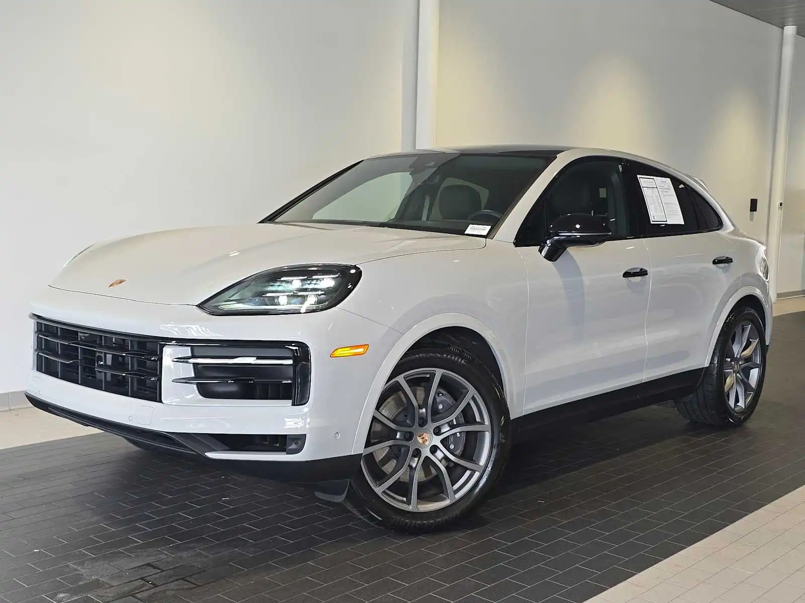 2025 Porsche Cayenne Base's photo
