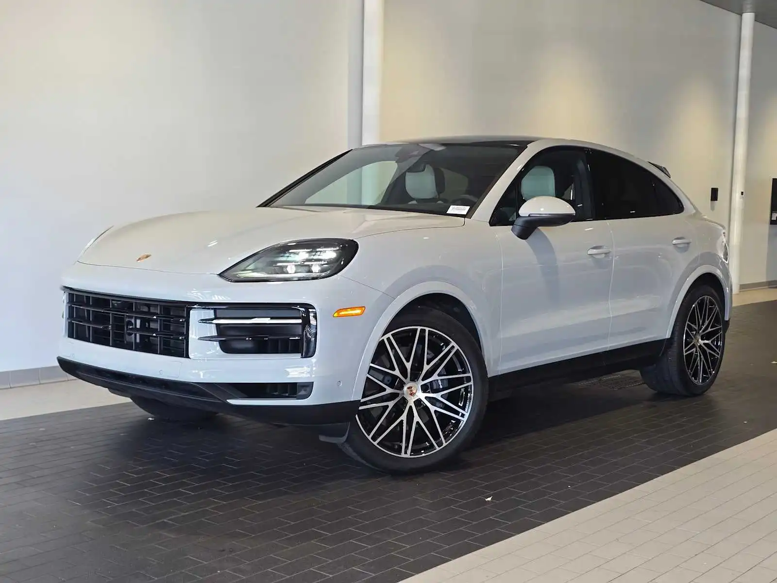 2026 Porsche Cayenne Base's photo