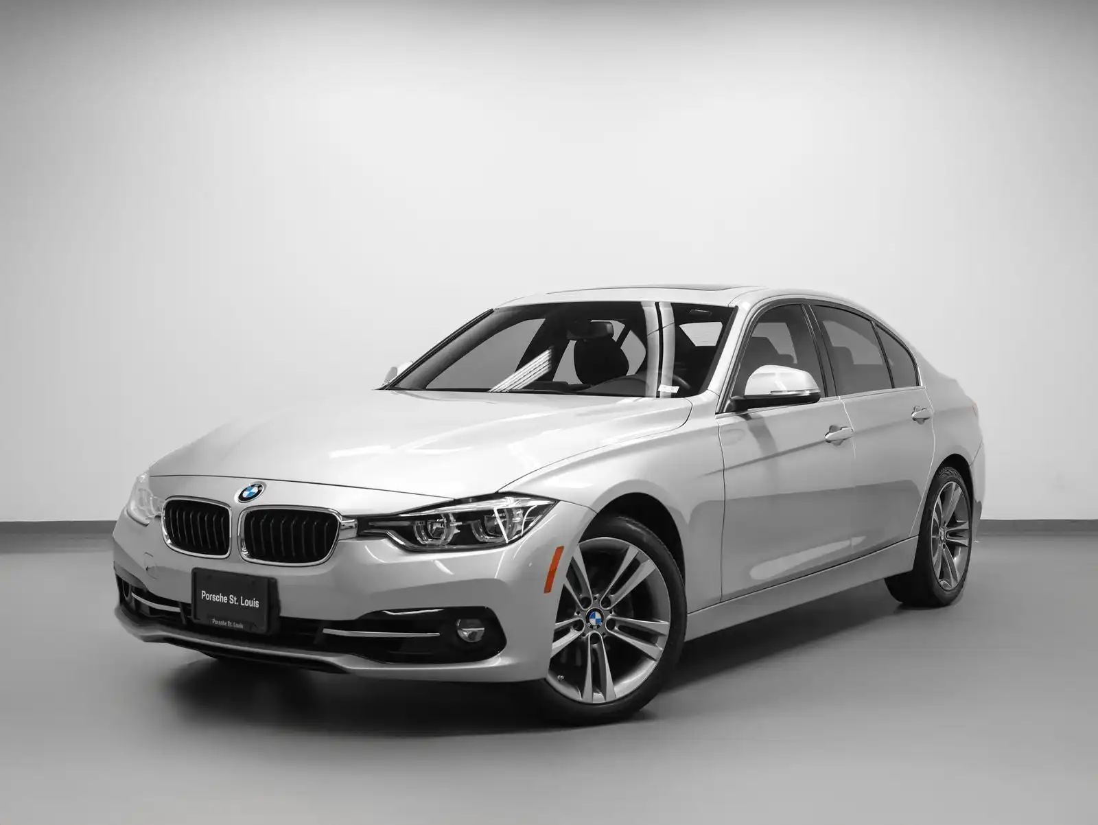 2018 BMW 3 Series 330i xDrive Sedan's photo