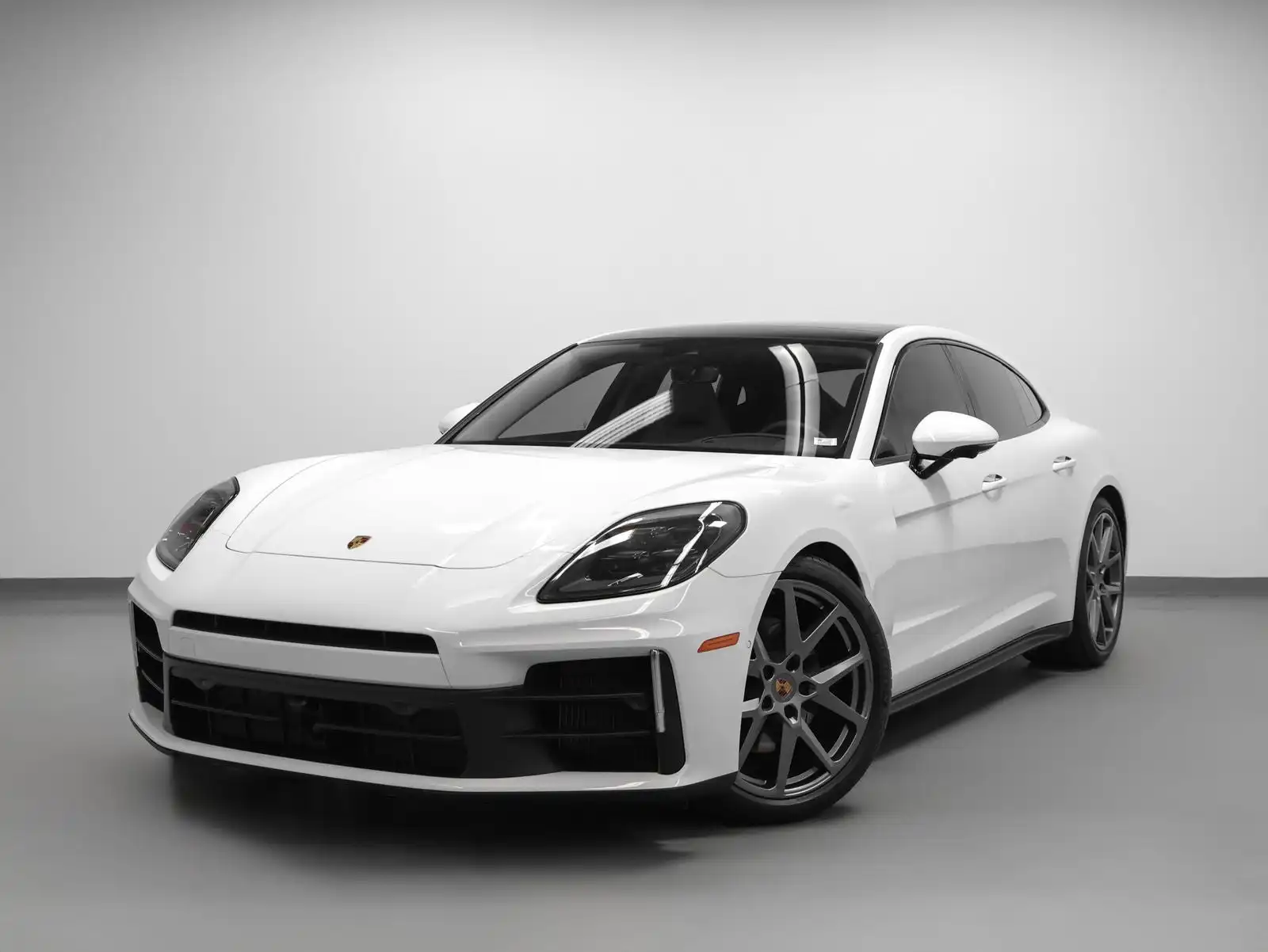 2025 Porsche Panamera 4's photo