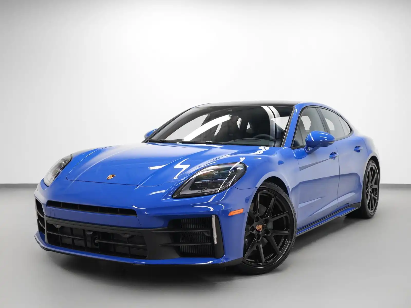 2026 Porsche Panamera 4's photo