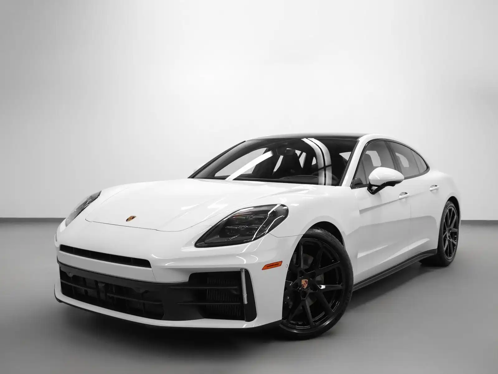 2026 Porsche Panamera 4's photo