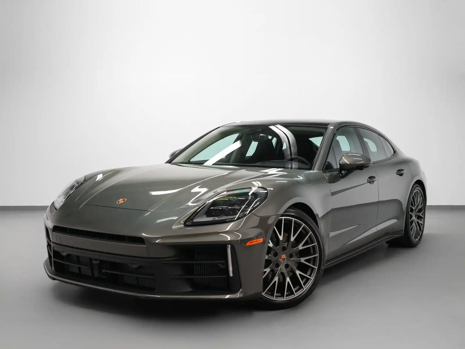 2026 Porsche Panamera 4's photo