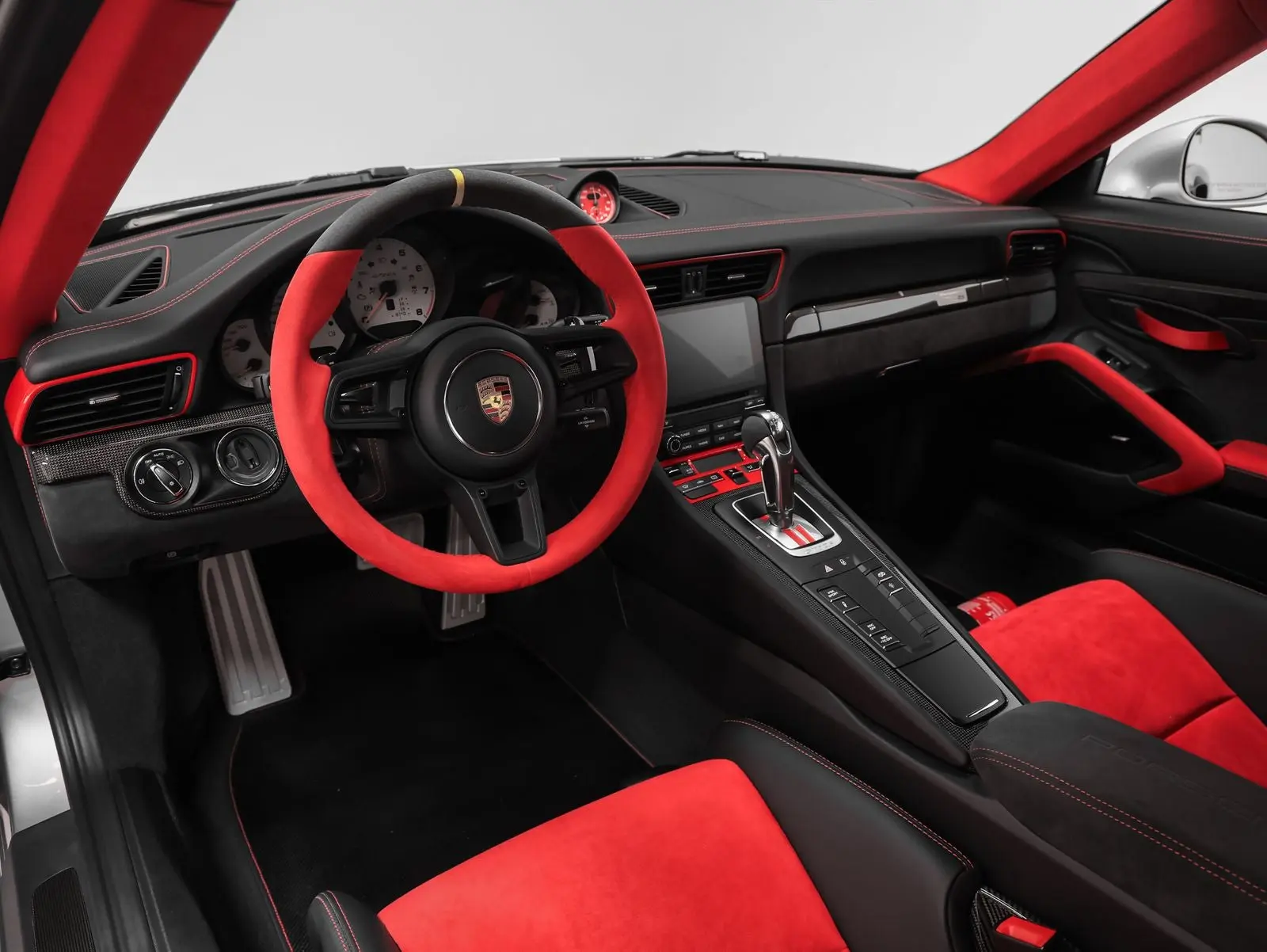 2018 Porsche 911 GT2 RS photo 4