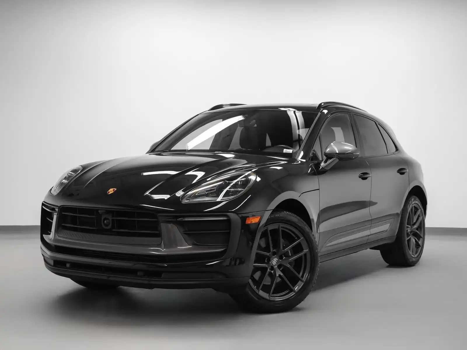 2023 Porsche Macan T's photo