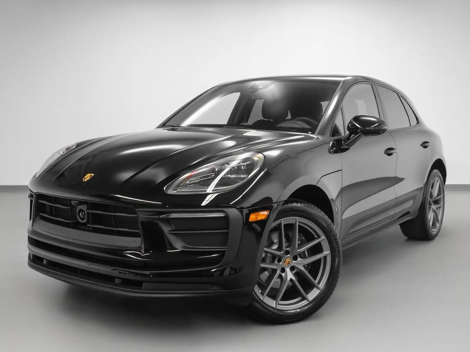 2025 Porsche Macan Base's photo