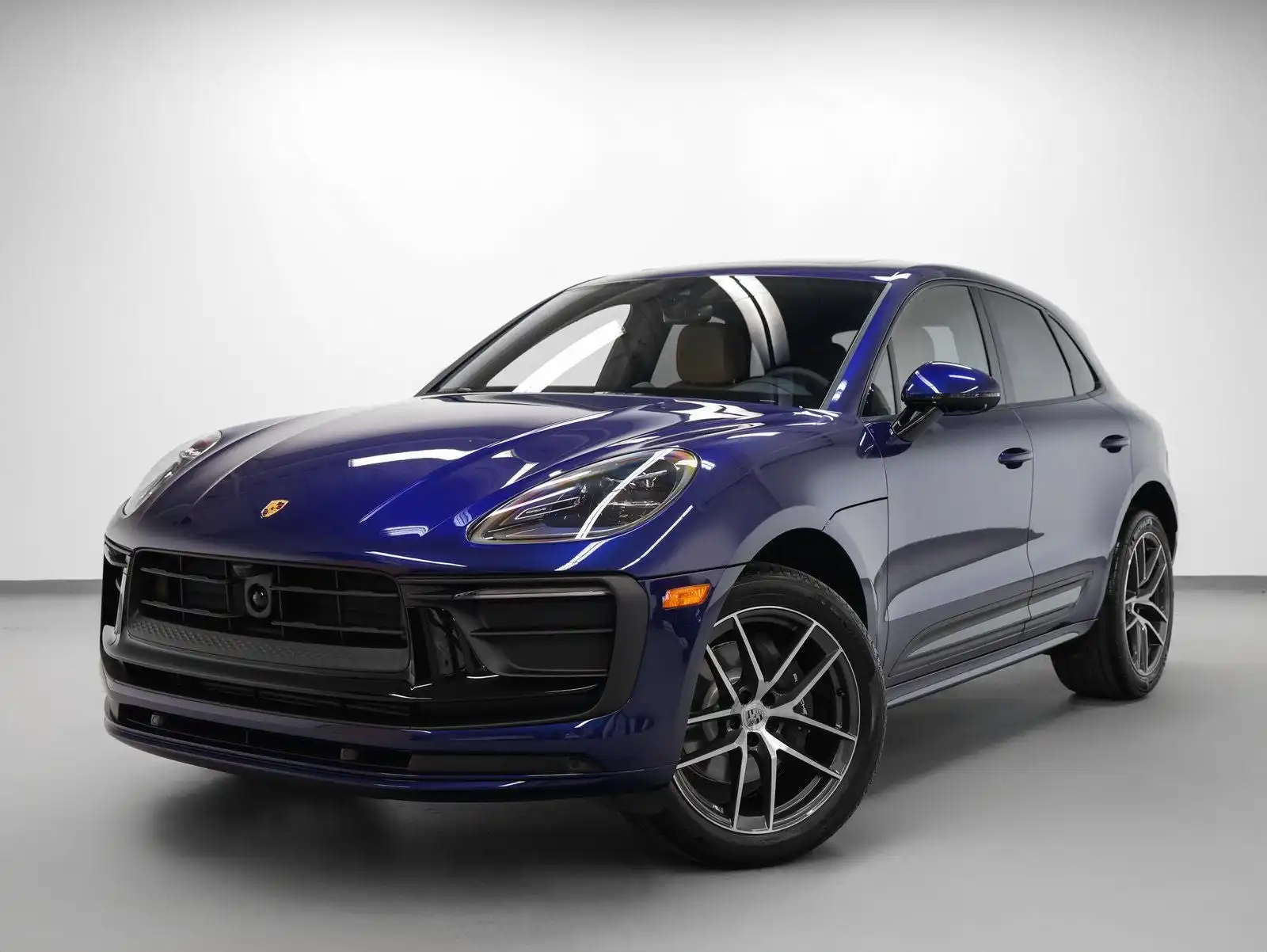 2026 Porsche Macan Base's photo