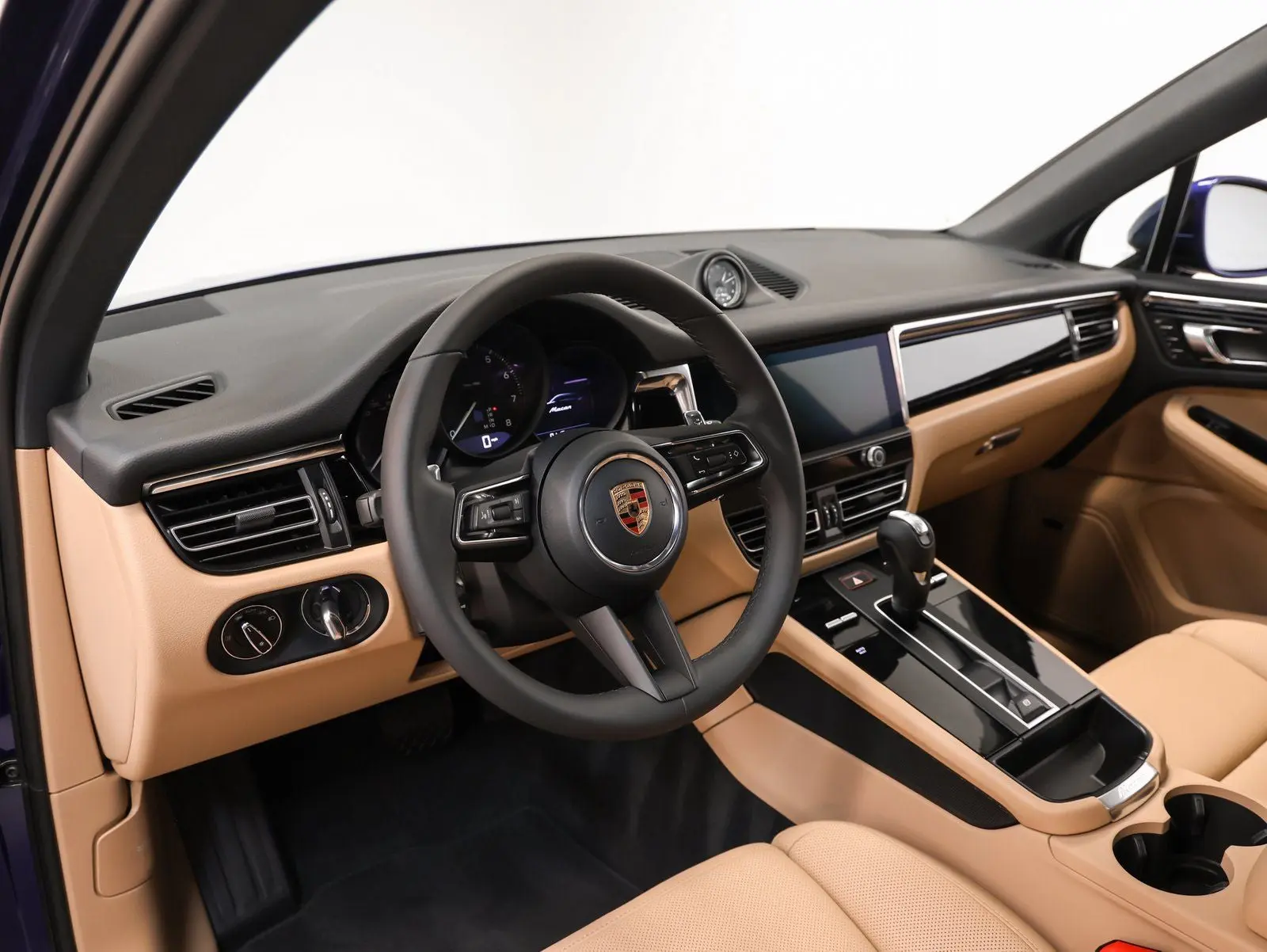 2026 Porsche Macan Base photo 4