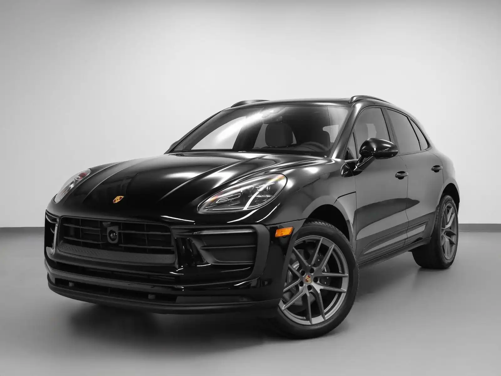 2026 Porsche Macan Base's photo