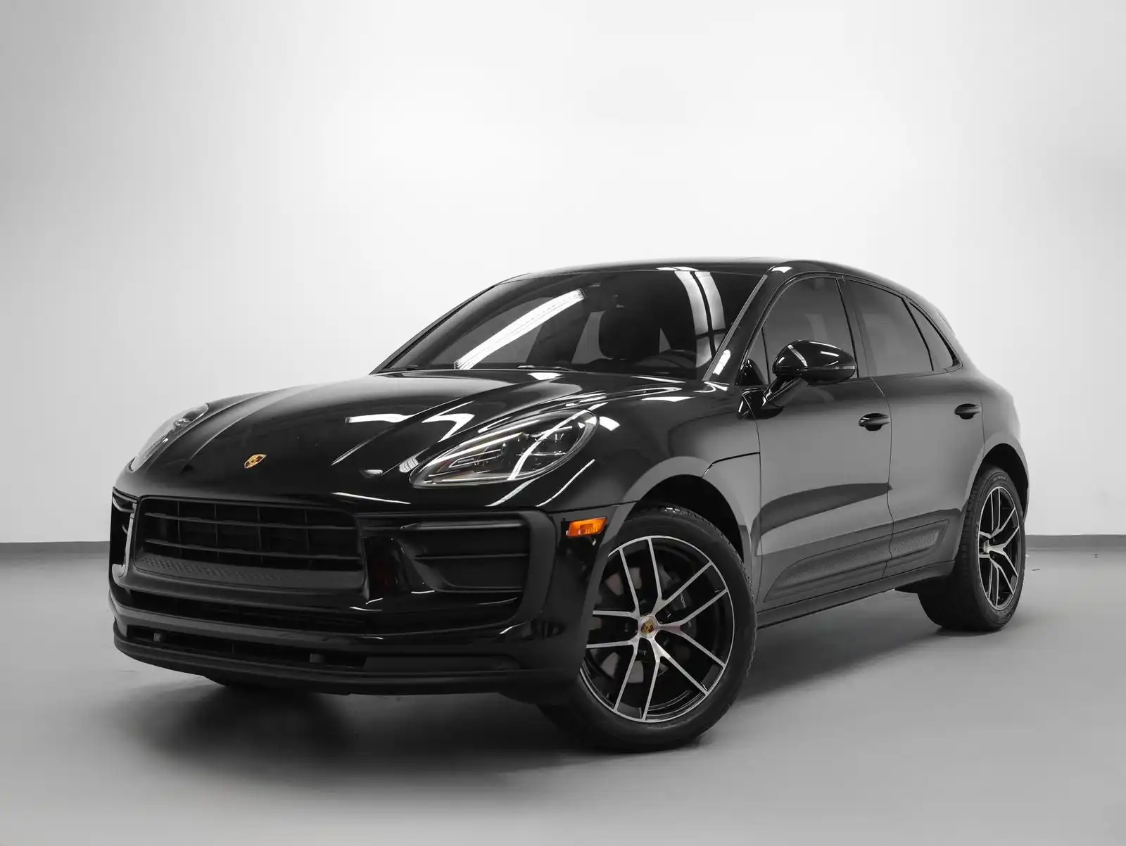 2022 Porsche Macan Base's photo