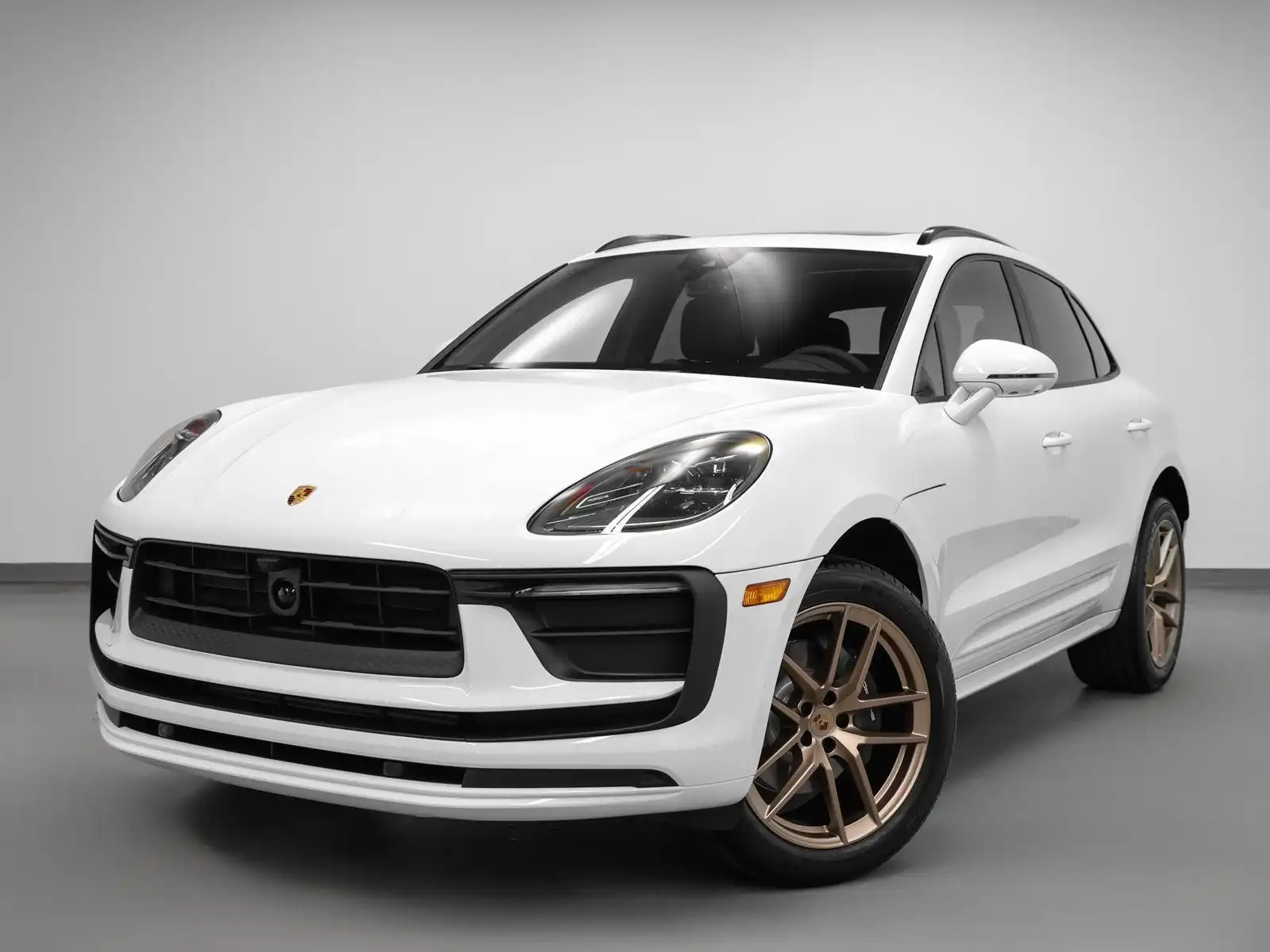 2025 Porsche Macan Base's photo