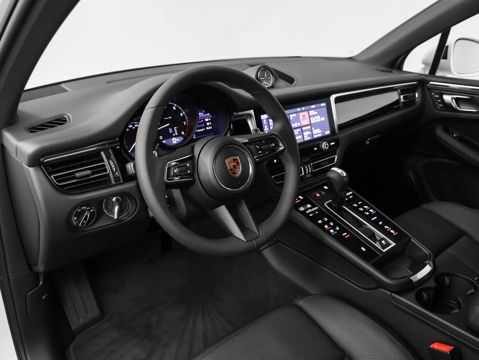 2025 Porsche Macan Base photo 4