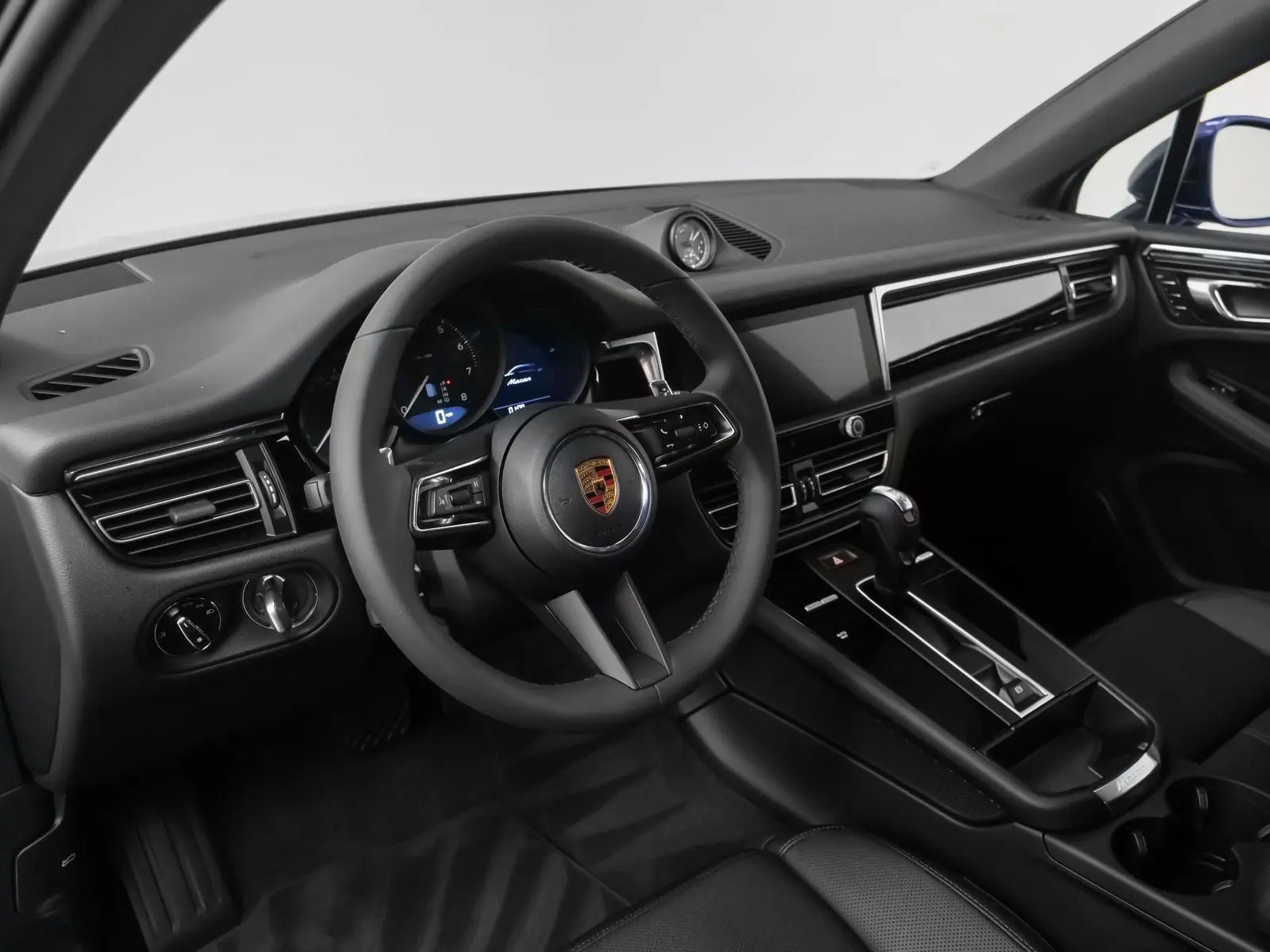 2025 Porsche Macan Base photo 4