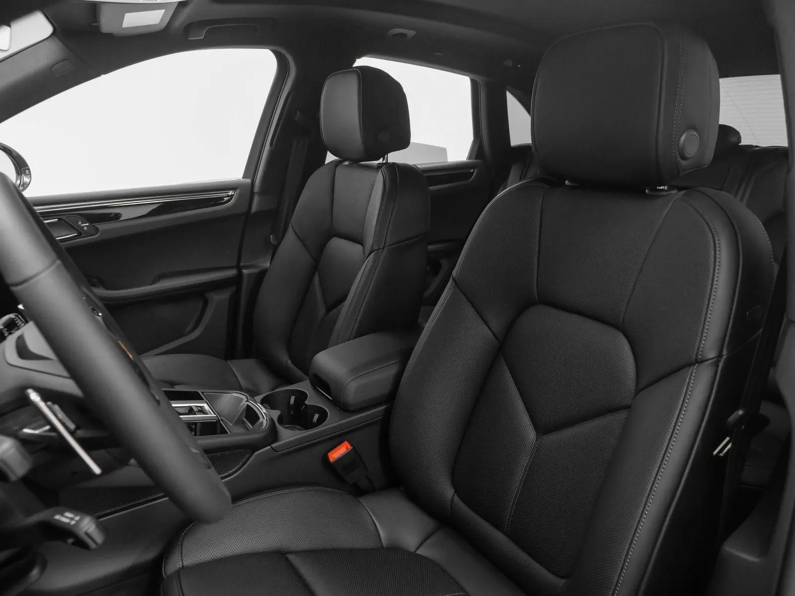 2025 Porsche Macan Base photo 5