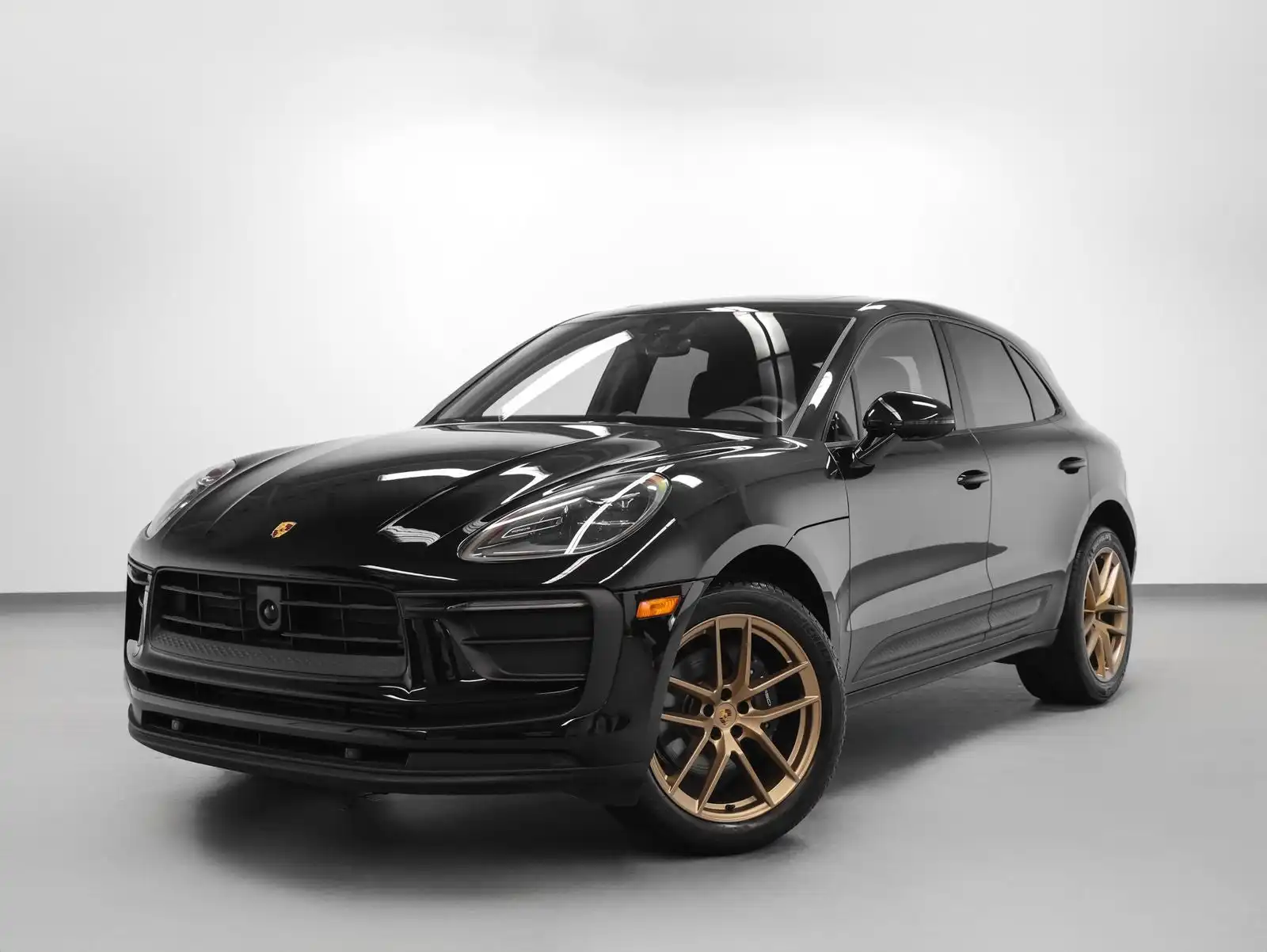 2025 Porsche Macan Base's photo
