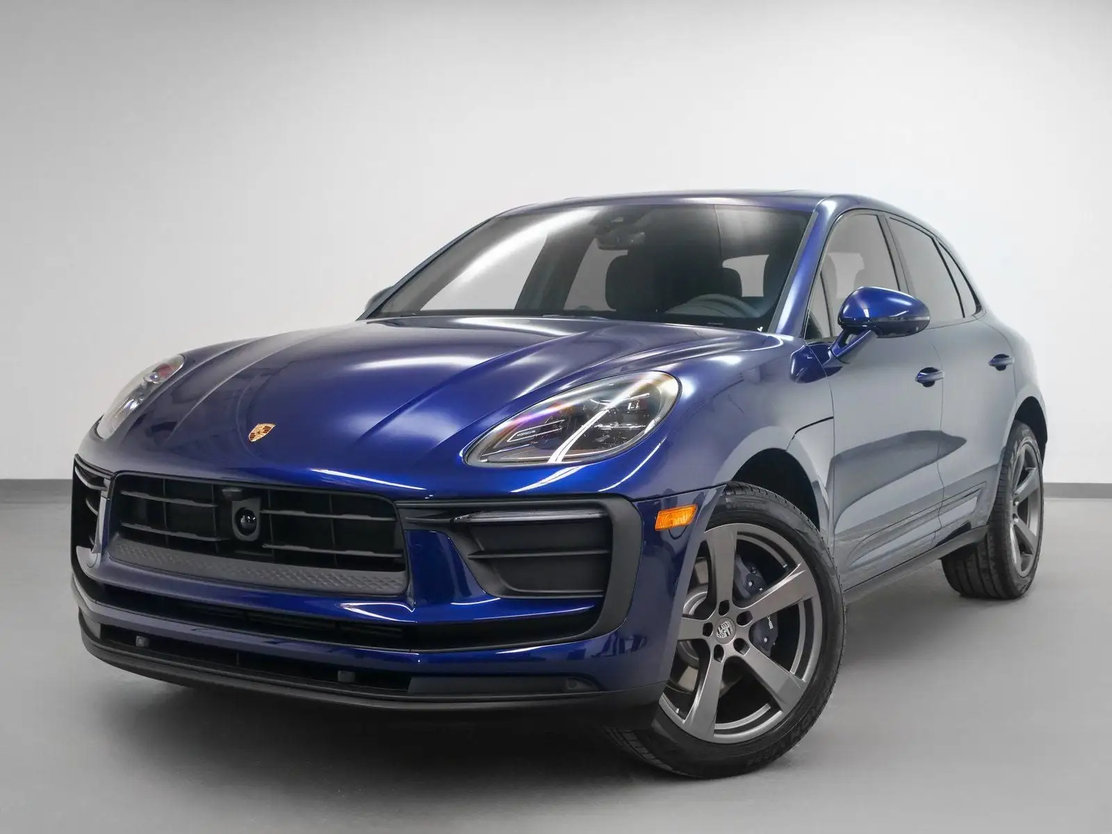 2025 Porsche Macan Base photo 1