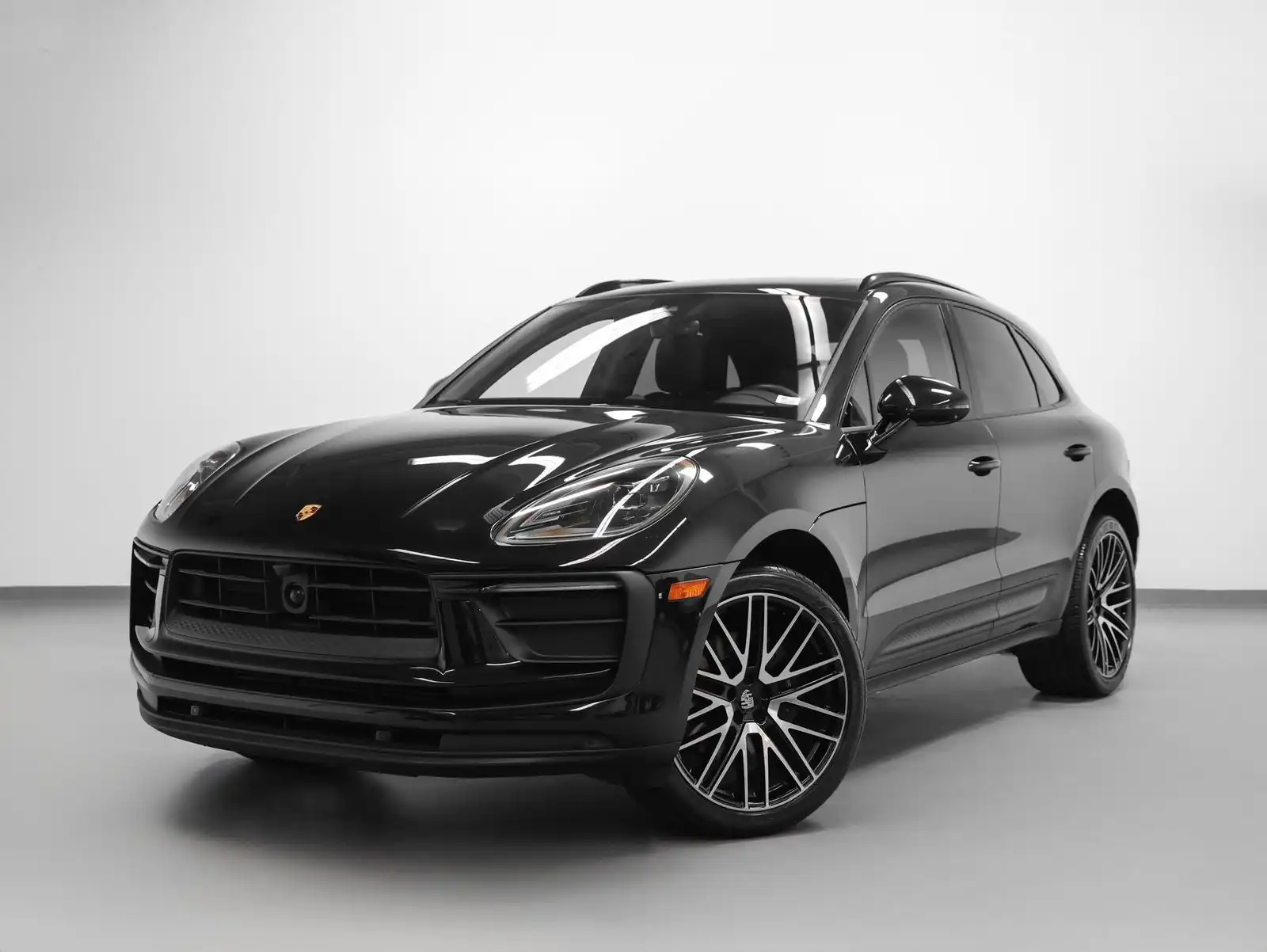 2022 Porsche Macan Base's photo
