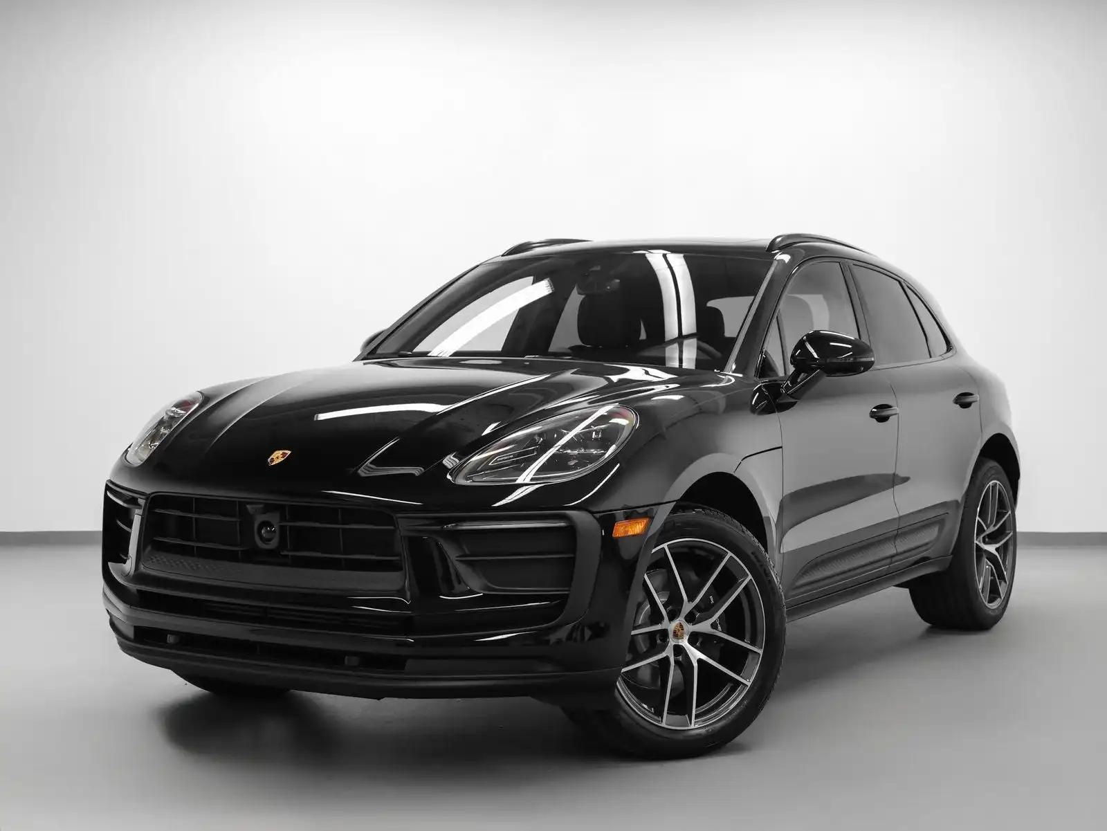 2026 Porsche Macan Base's photo