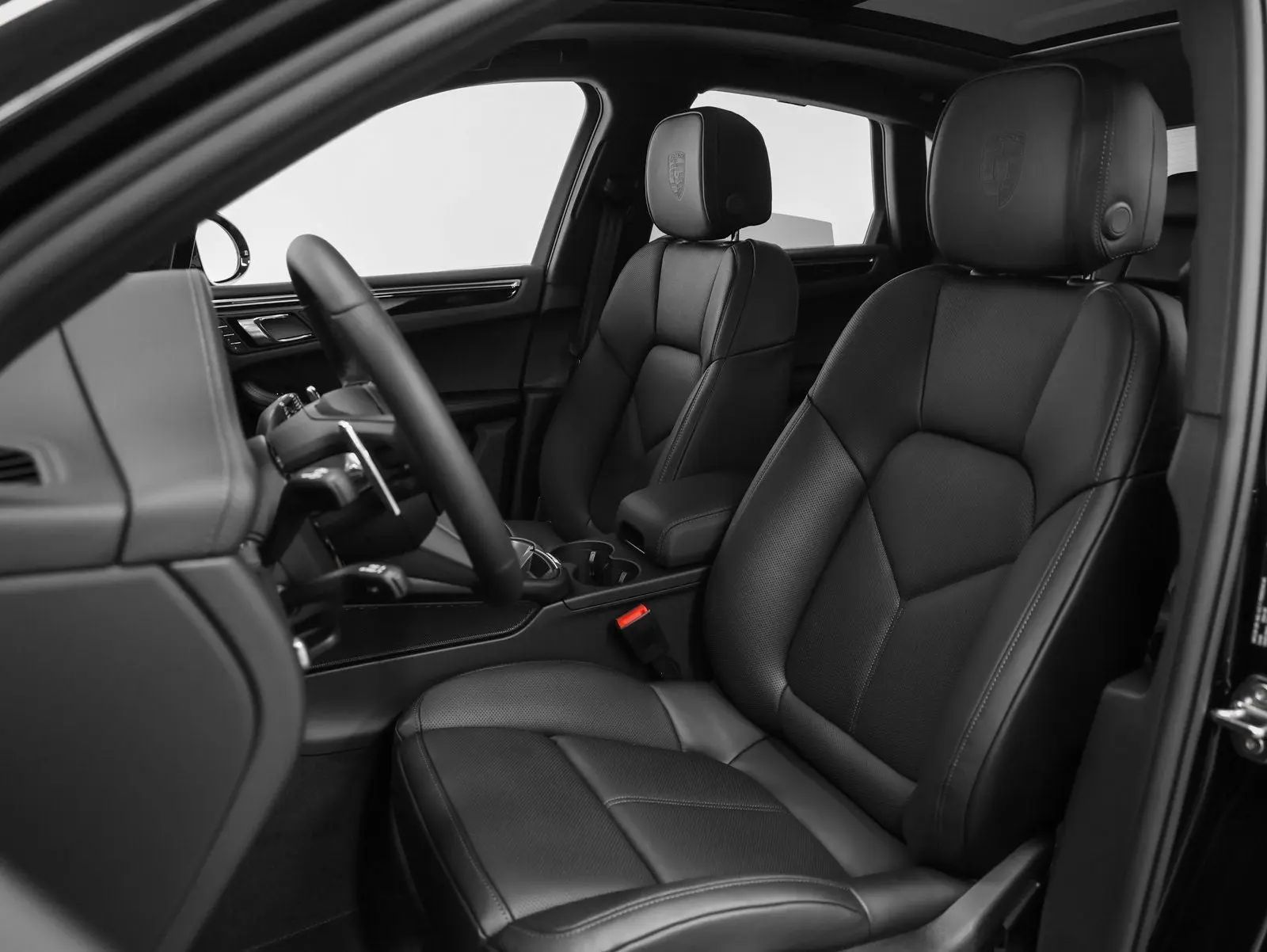 2026 Porsche Macan Base photo 5