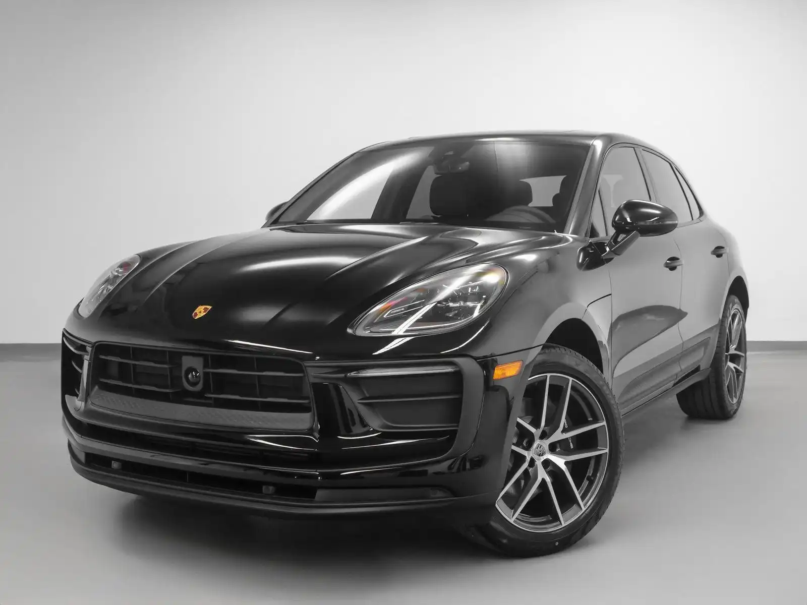 2025 Porsche Macan Base's photo