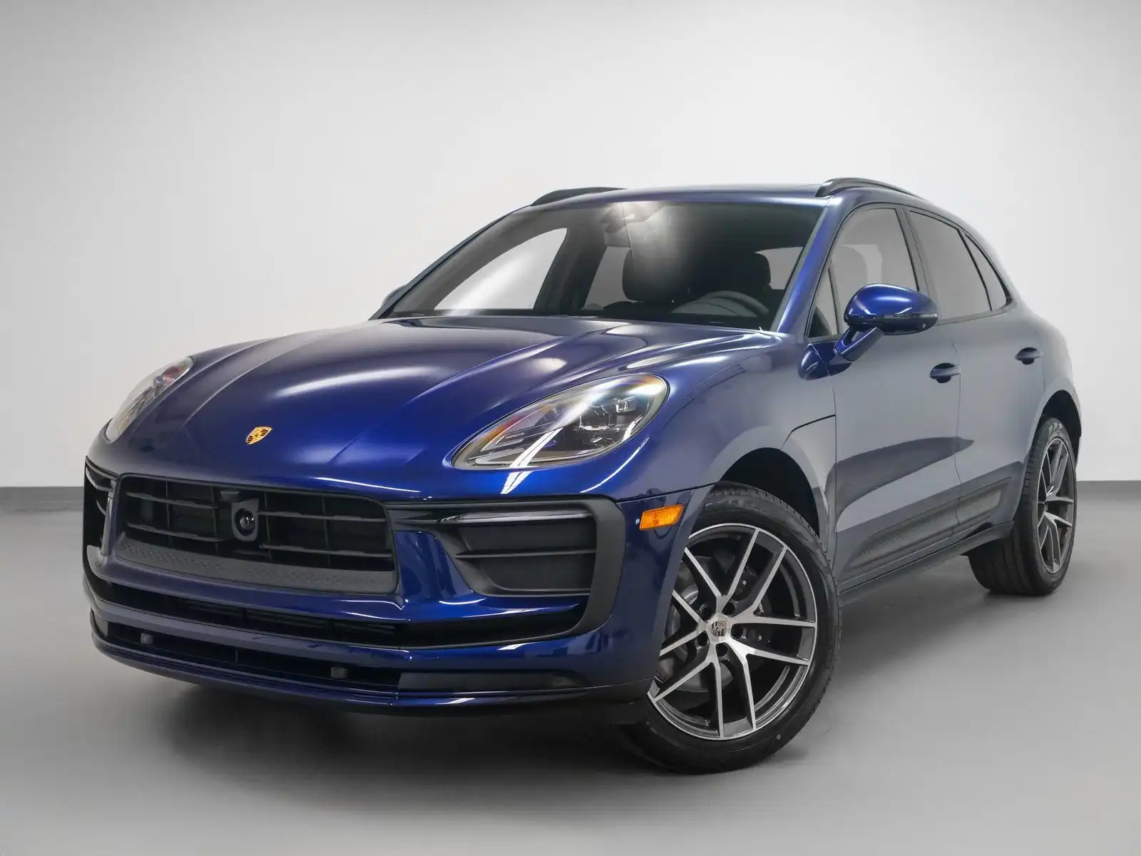 2025 Porsche Macan Base's photo