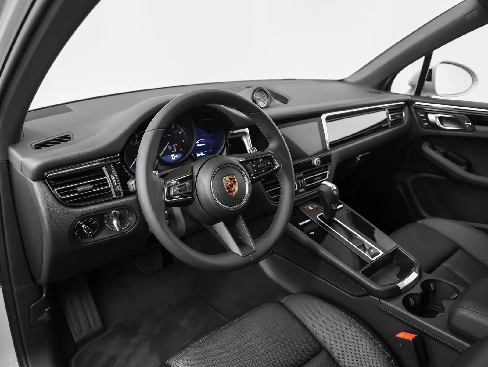 2026 Porsche Macan Base photo 4