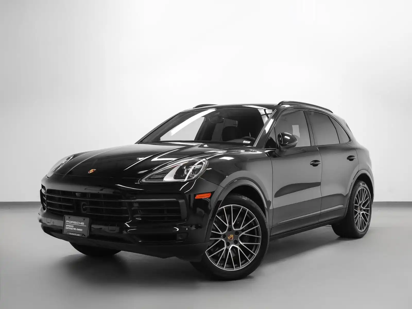 2023 Porsche Cayenne Platinum Edition's photo