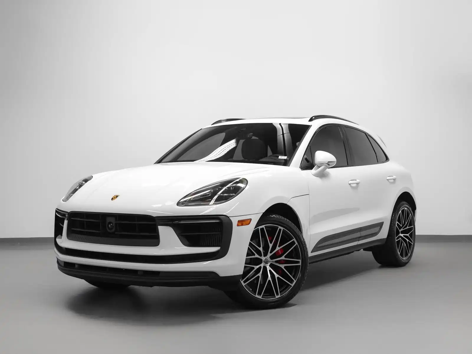 2024 Porsche Macan S's photo