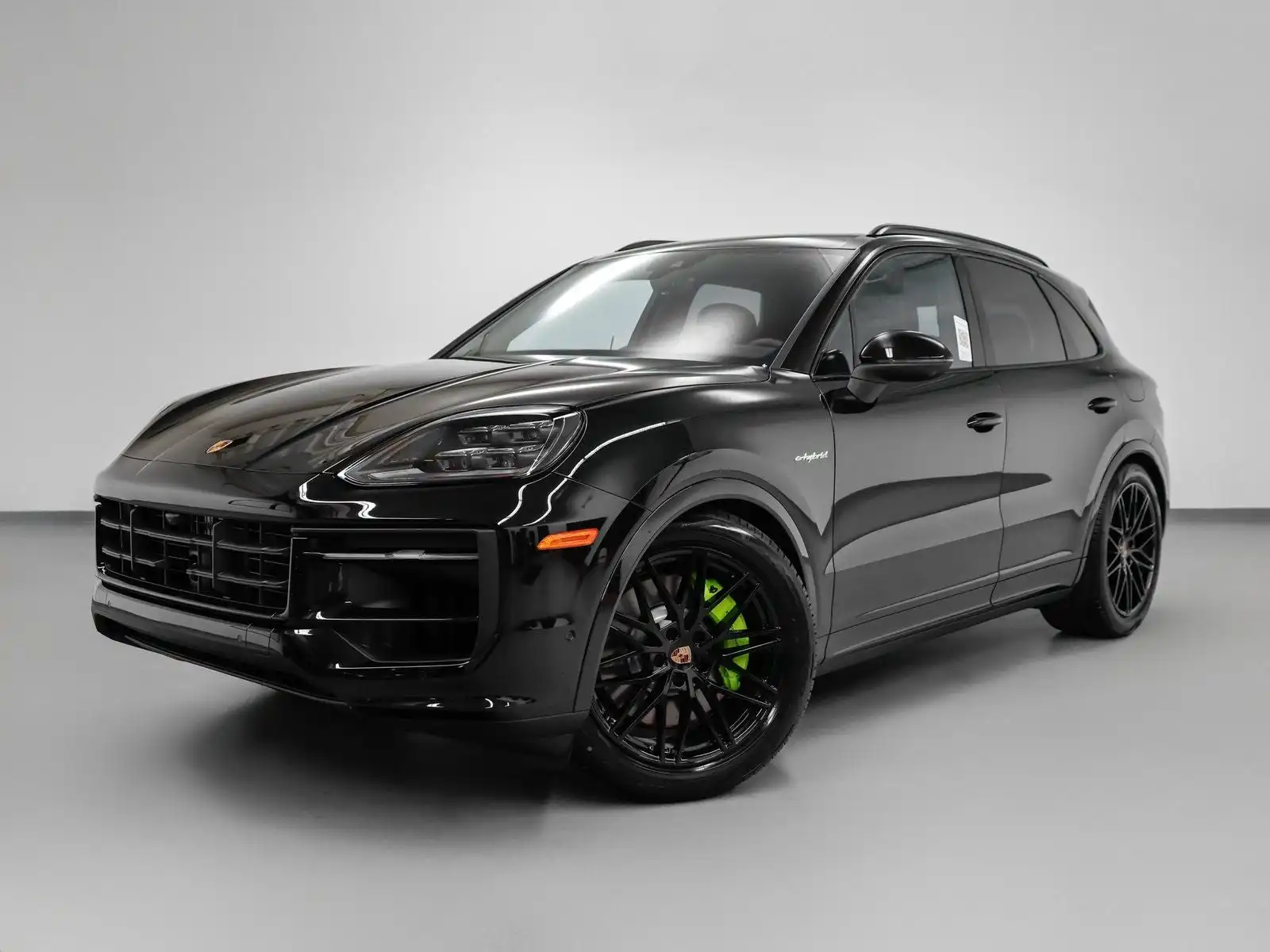2026 Porsche Cayenne S E-Hybrid's photo