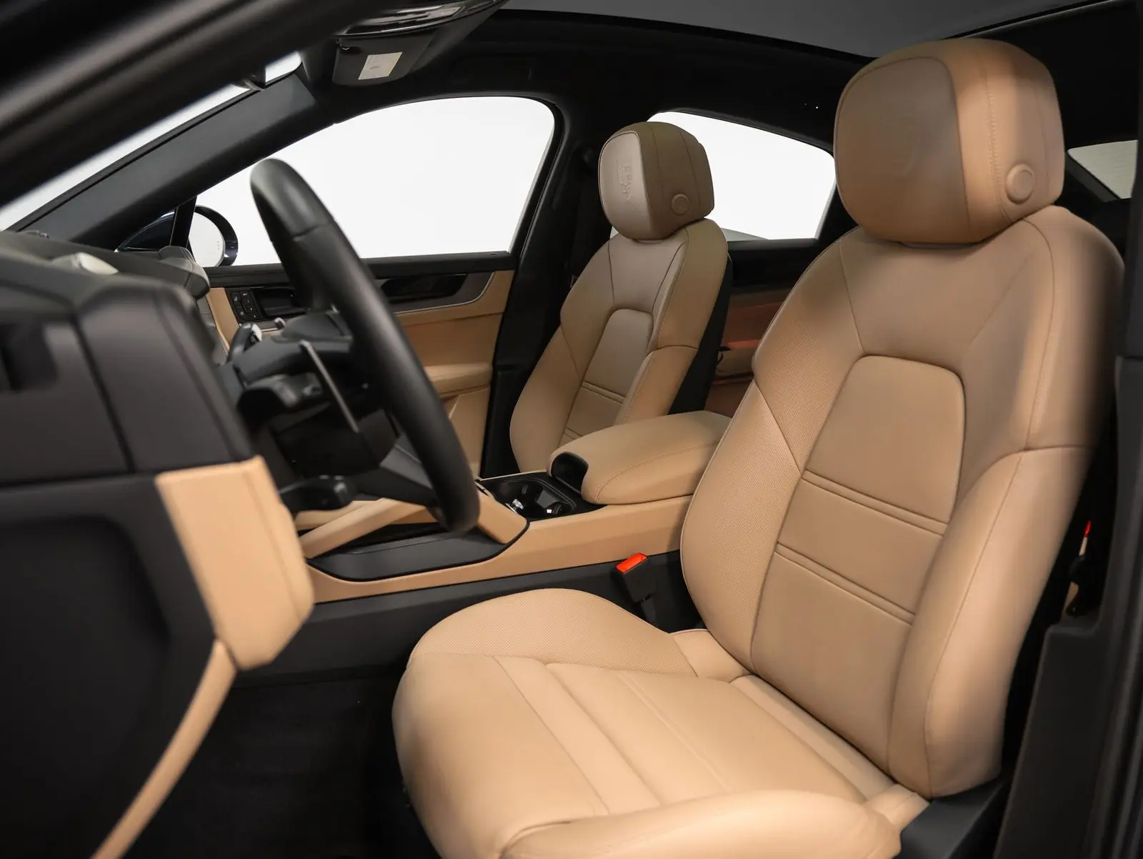 2025 Porsche Cayenne Base photo 5